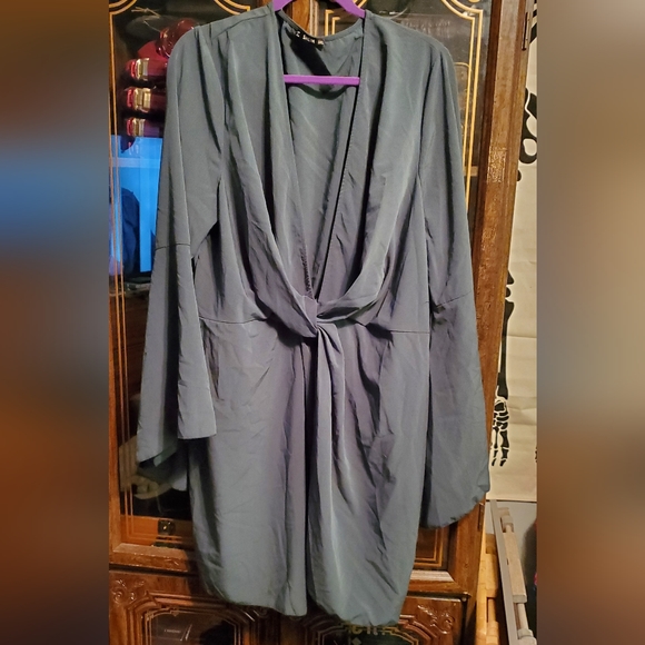 SHEIN Bell Sleeve Dress in Green - Picture 2 of 7